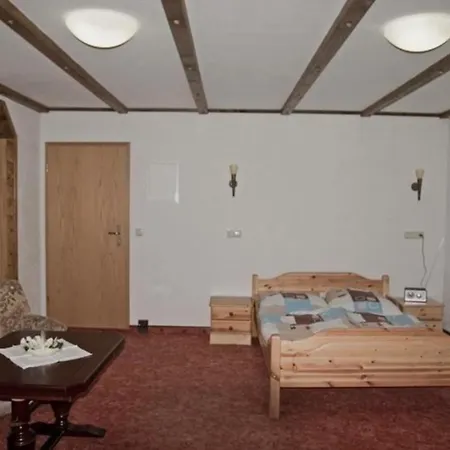 Gaestezimmer In Kleiner Mit Vielen Freizeitmoeglichkeiten *